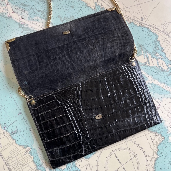 Vintage Snakeskin Bag with Gold Chain Strap - Picture 4 of 7